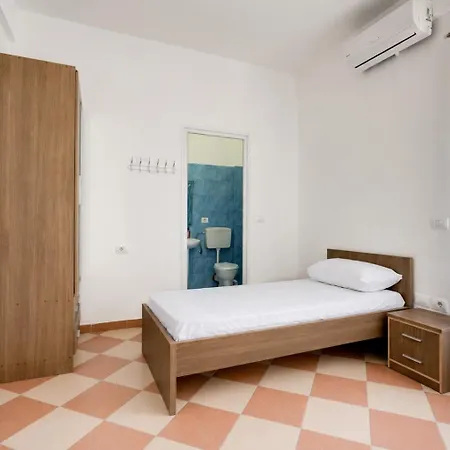 Hotel South Berat Uznove