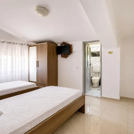 Hotel South Berat *